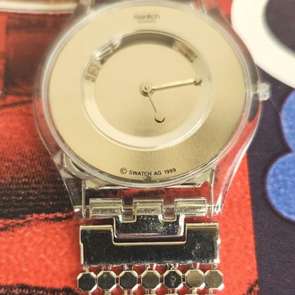 Swatch PAVED IN SILVER SFK103 1999 SKin Ultra thin watch New with new battery - Picture 3 of 10
